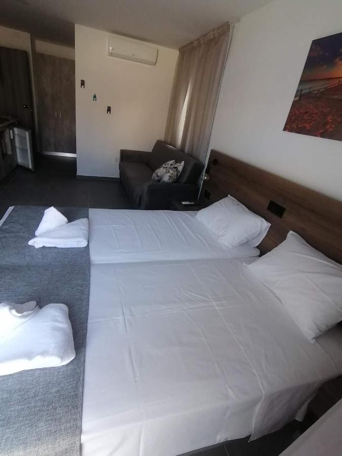Ellenapa Apts & Studios Айя Напа Екстериор снимка